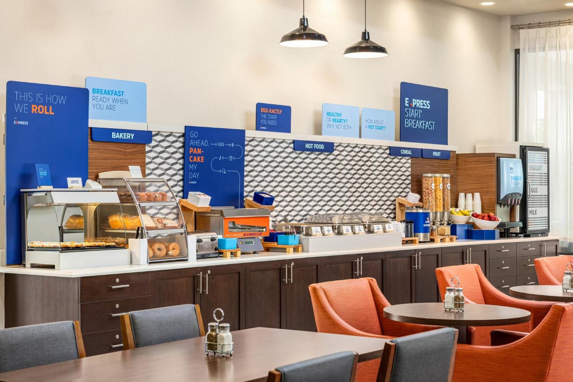 Holiday Inn Express Hotel & Suites Indianapolis W - Airport Area By Ihg Экстерьер фото